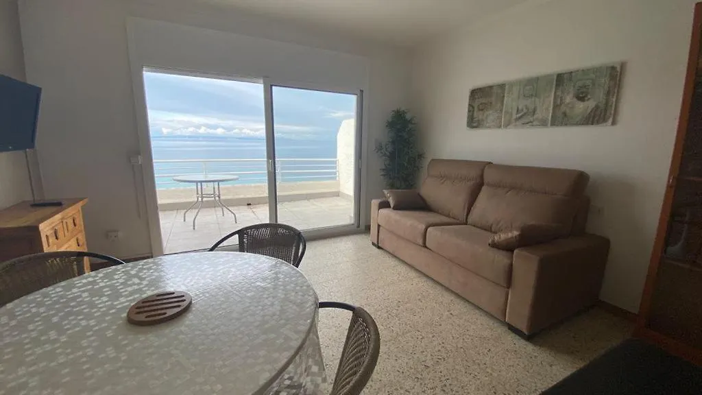 Verones 2B Apartment Roses