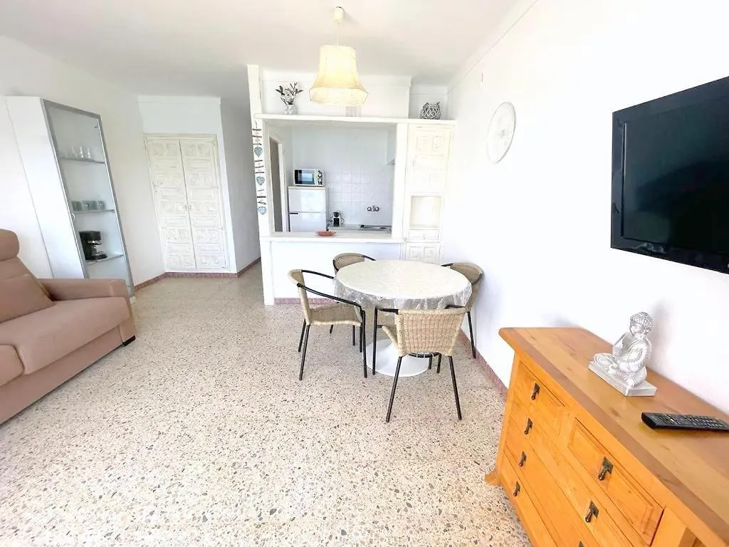 Verones 2B Apartment Roses